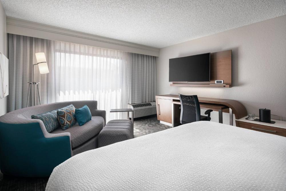 King Room with Sofa Bed interior