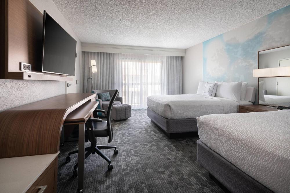 Queen Room with Two Queen Beds interior